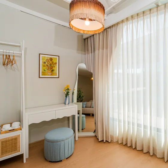 The kitchenette peninsula in the Deluxe room