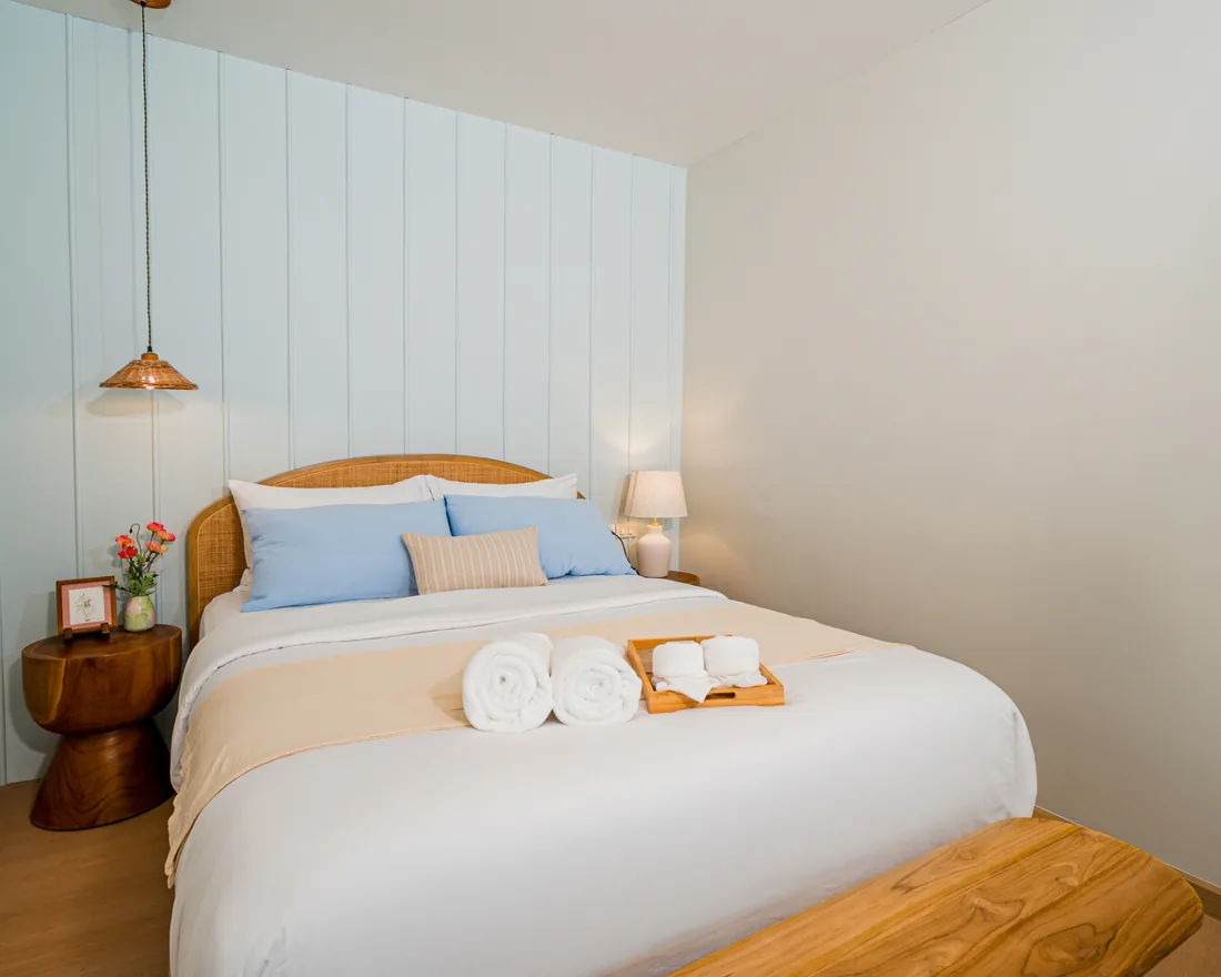 Superior Room with sitting area and the bed on a raised platform